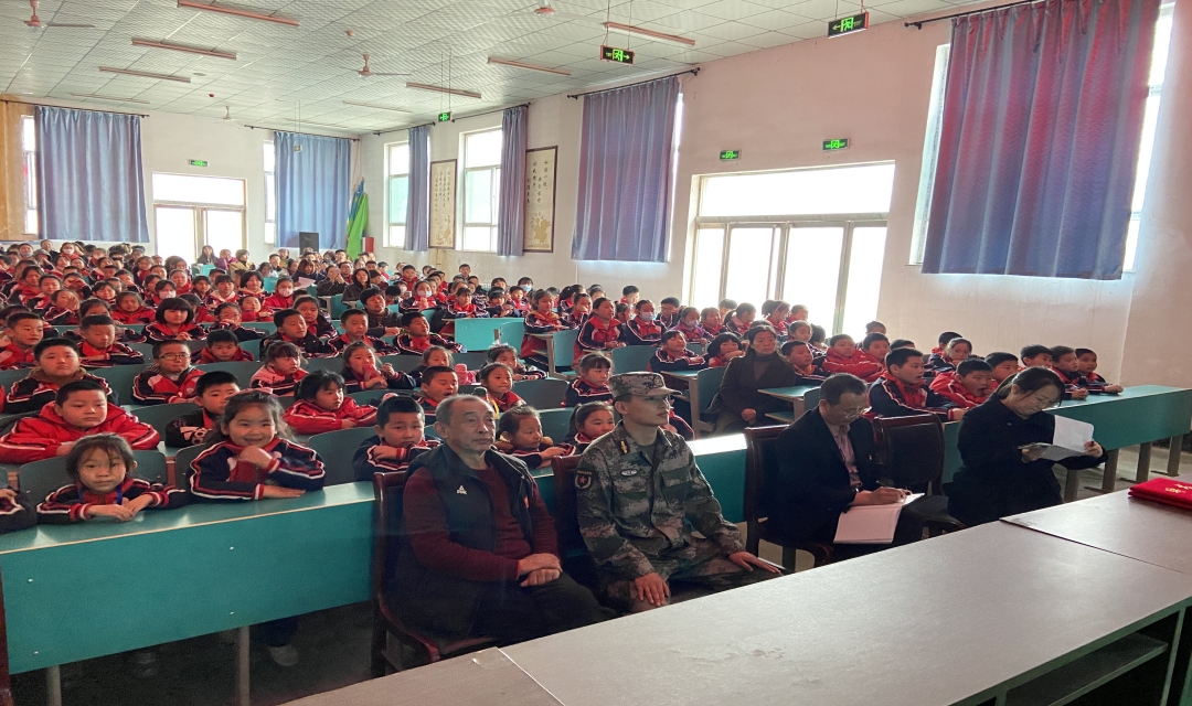 柳湾煤矿小学开展国防教育讲座6(1).jpg